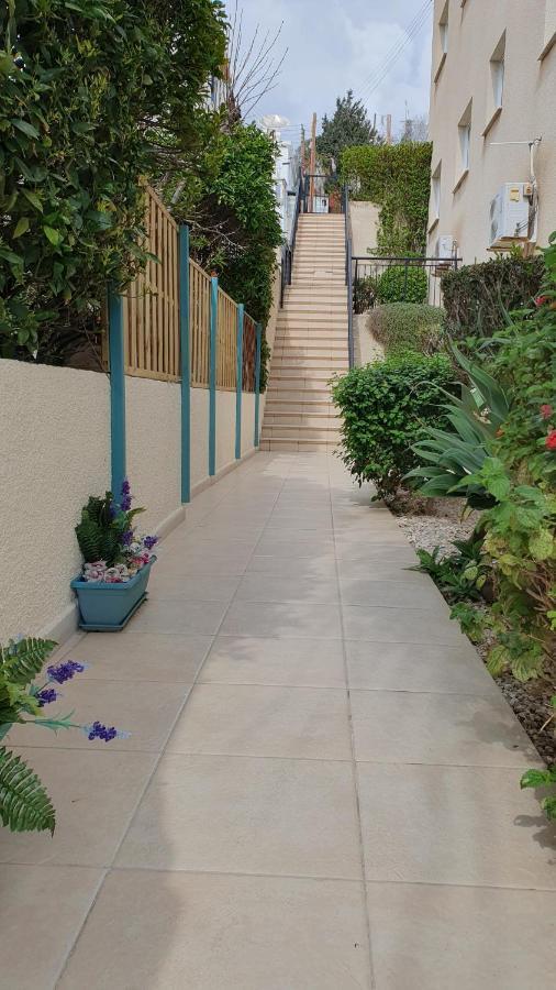 Peaceful Apartment With Double Bed - Oak Breeze Paphos Exterior foto