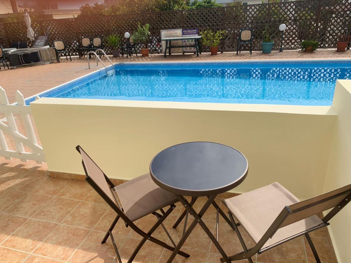 Peaceful Apartment With Double Bed - Oak Breeze Paphos Exterior foto